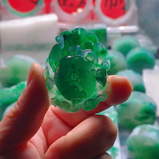 石英质玉颈饰未镶嵌