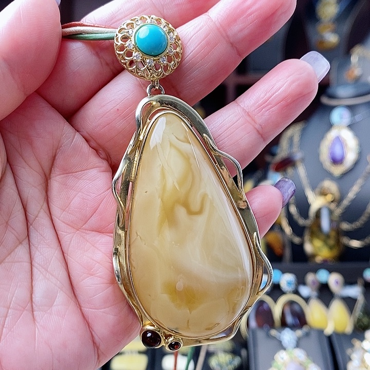 琥珀颈饰银S925镶嵌吊坠