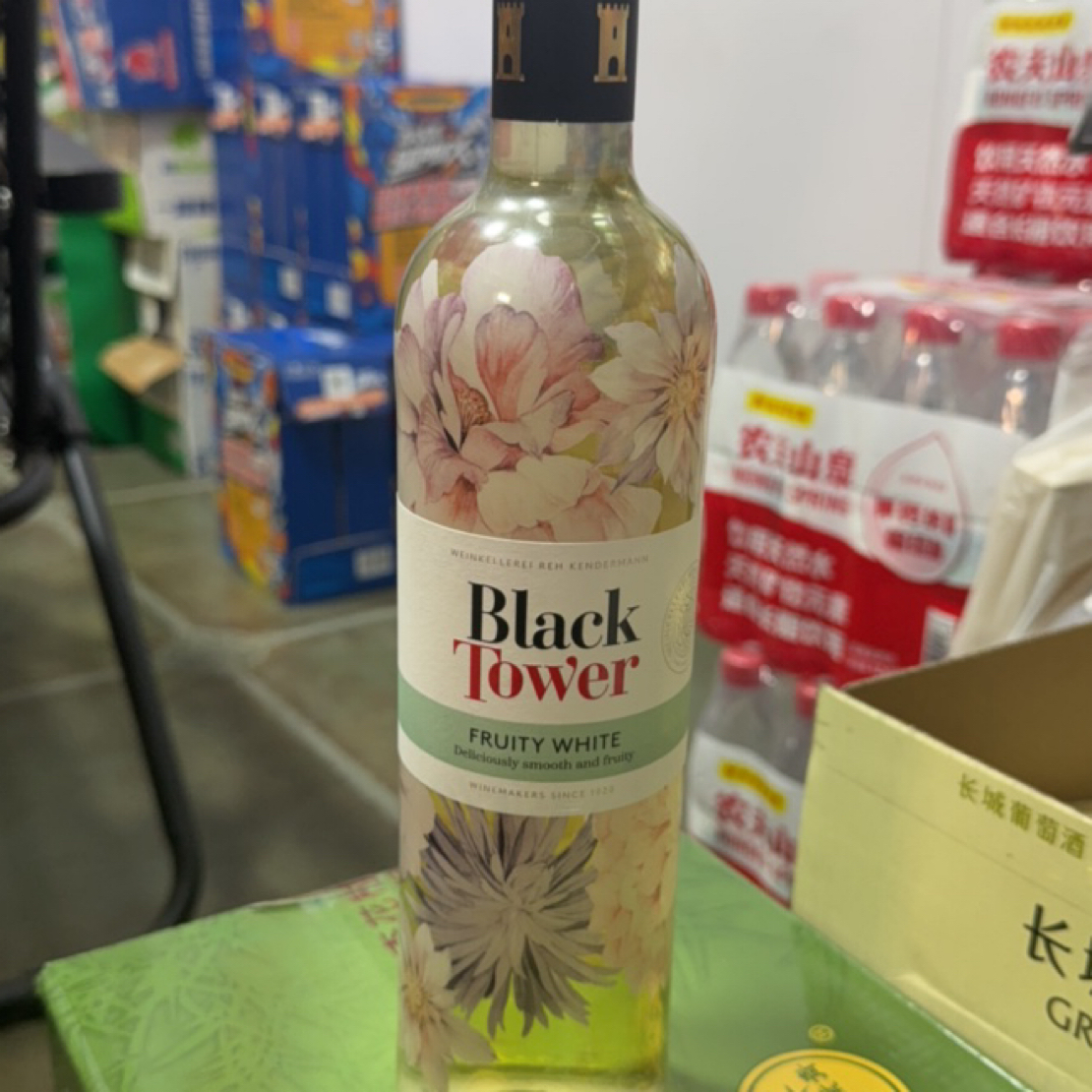 黑塔夏花白葡萄酒半甜白750ml