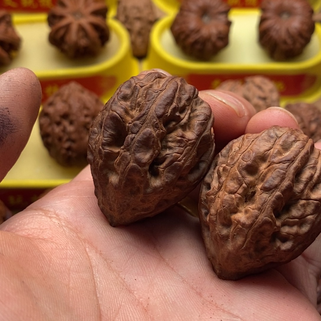 呜***呜文玩核桃吊坠小涵73