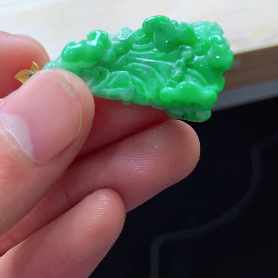 翡翠颈饰18K金镶嵌吊坠