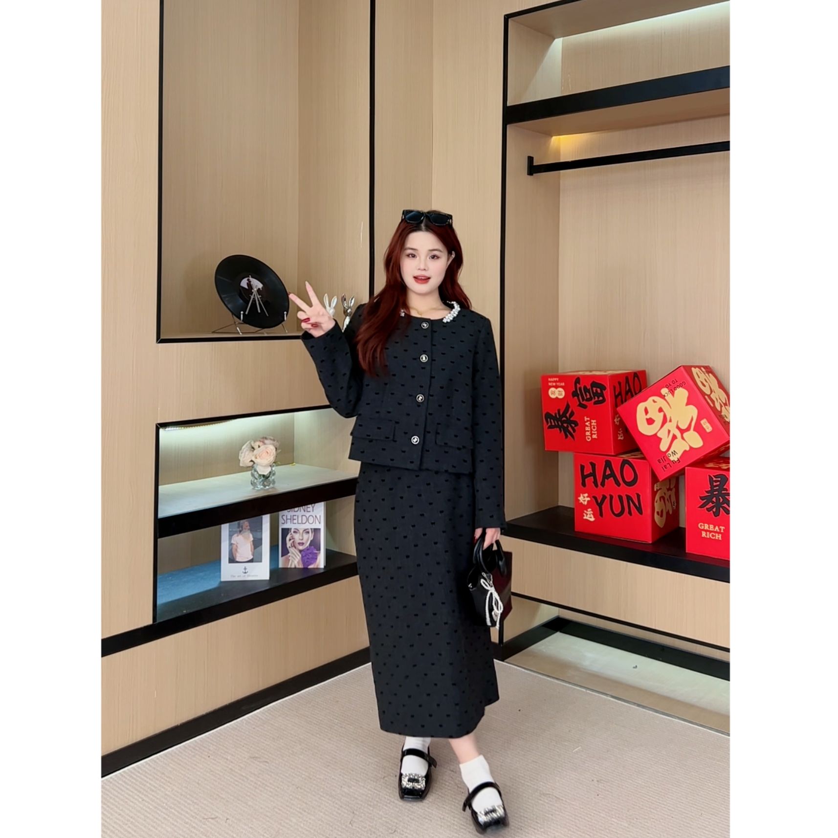 桃子微胖定制秋冬新款法式气质蝴蝶结小香风外套+半裙【LHC1613】