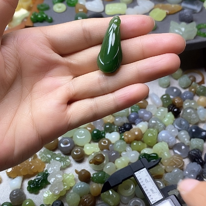 未镶嵌和田玉挂件玉兰花