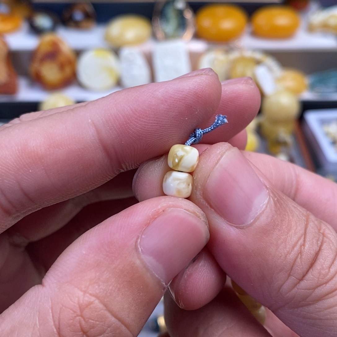未镶嵌琥珀裸石6.4mm妖孽花纹老型
