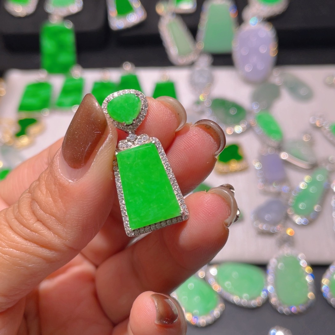 翡翠颈饰银S925镶嵌子*精品