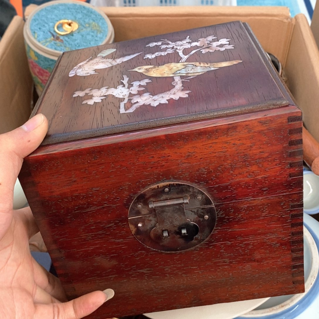 瓷片哈哈哈哈太开心哈哈