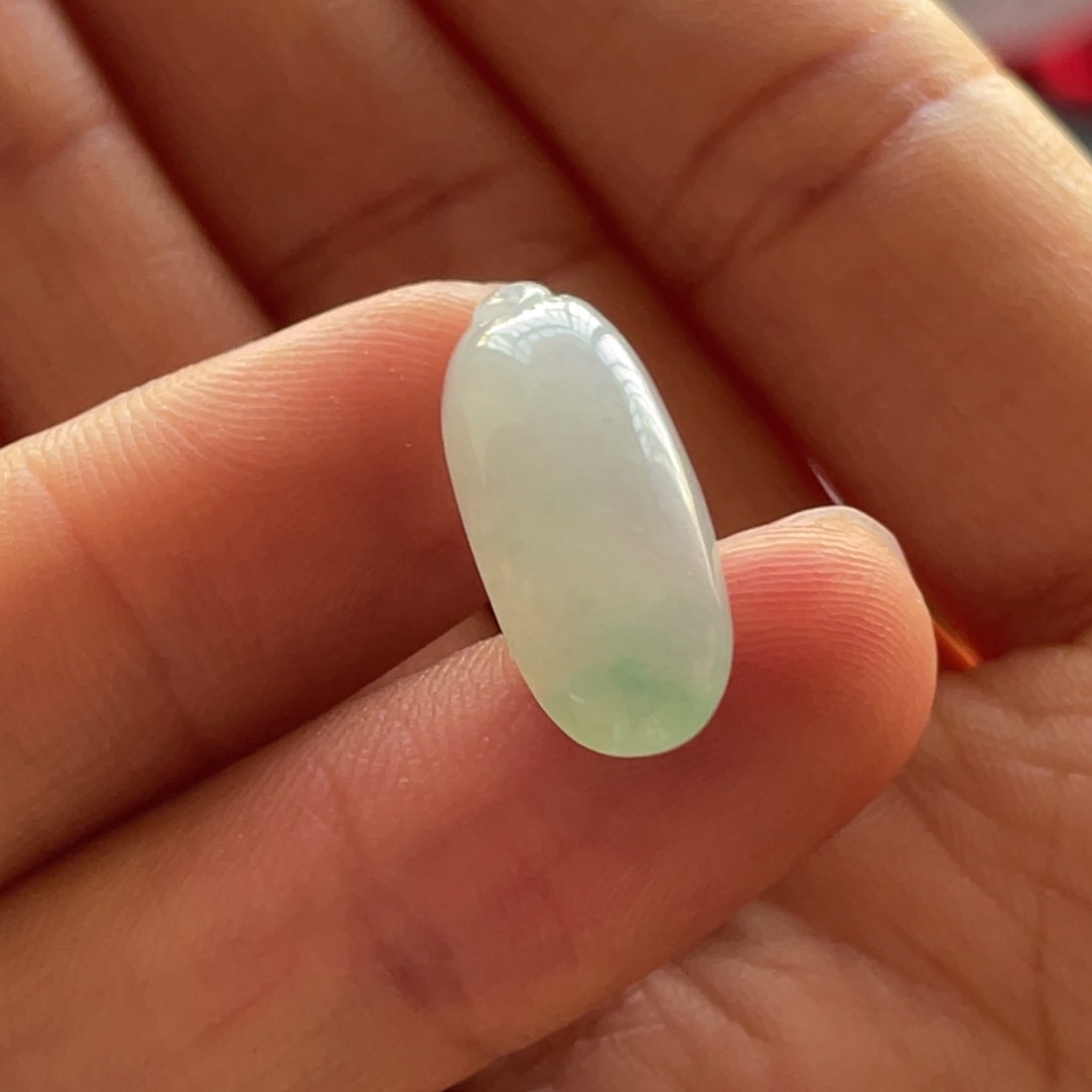 翡翠颈饰未镶嵌棉线