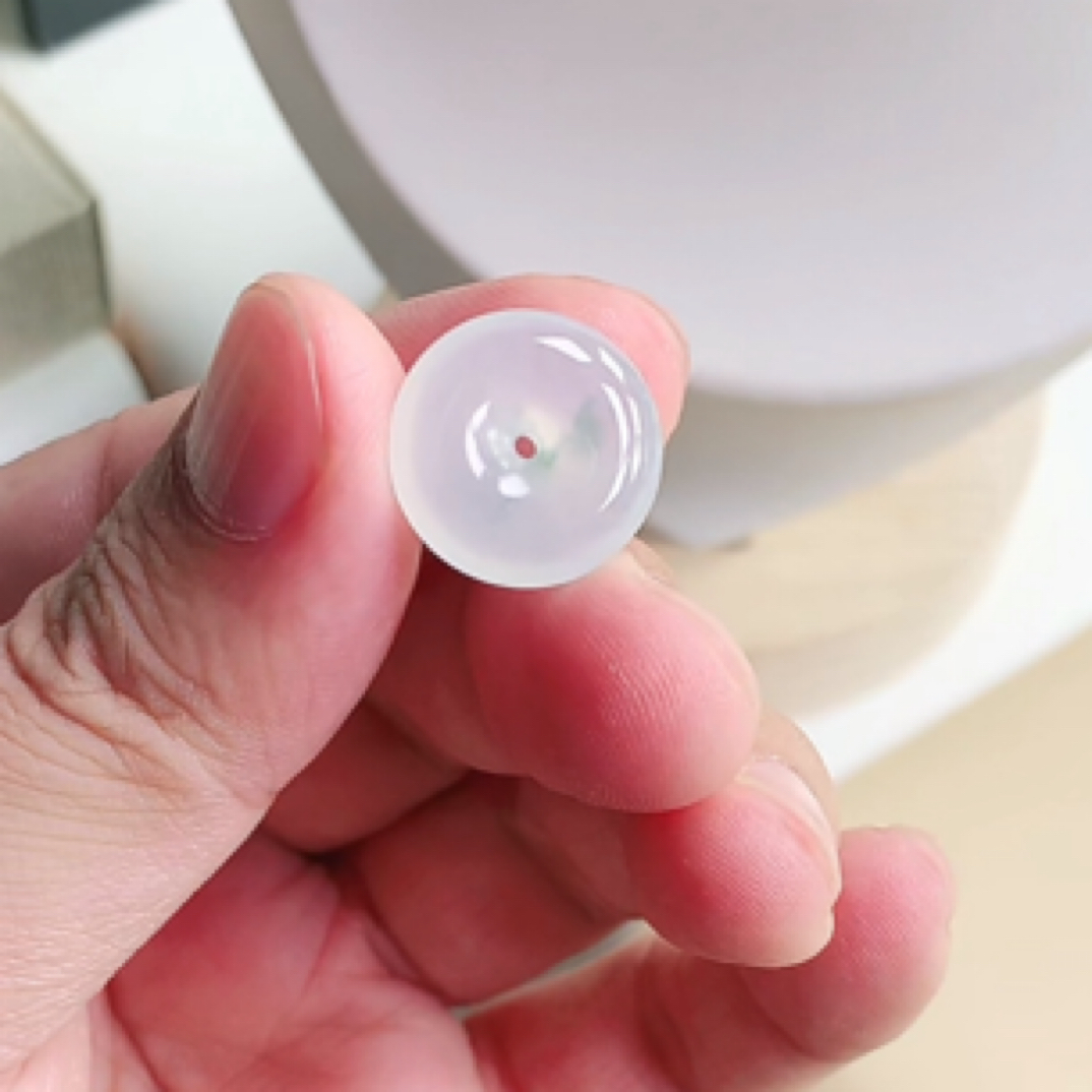 缅甸天然翡翠吊坠