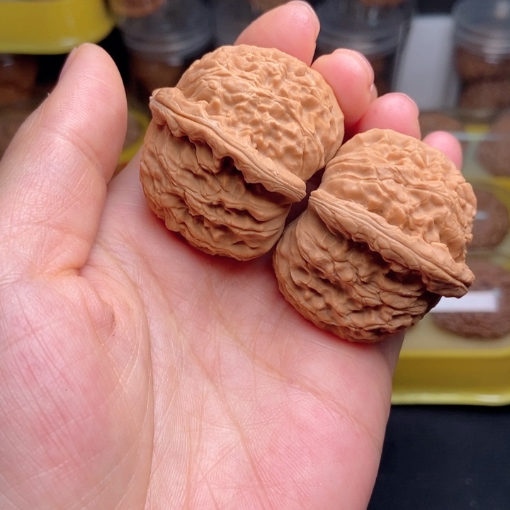 文玩核桃吊坠星*.白狮子40