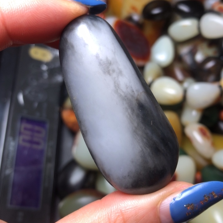 和田玉（翠青玉）未镶嵌珠宝奇石