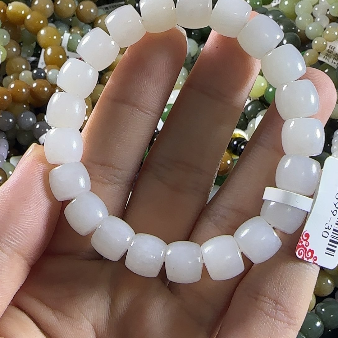 未镶嵌和田玉手链83