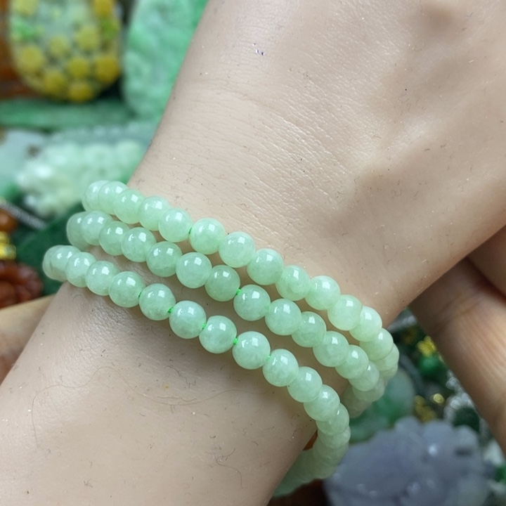 彩***姐翡翠未镶嵌吊坠(赠链)