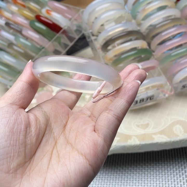 玛瑙/玉髓未镶嵌手镯55圈口