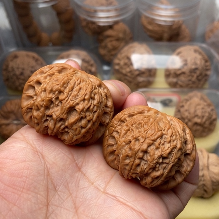 文玩核桃把件血麒麟