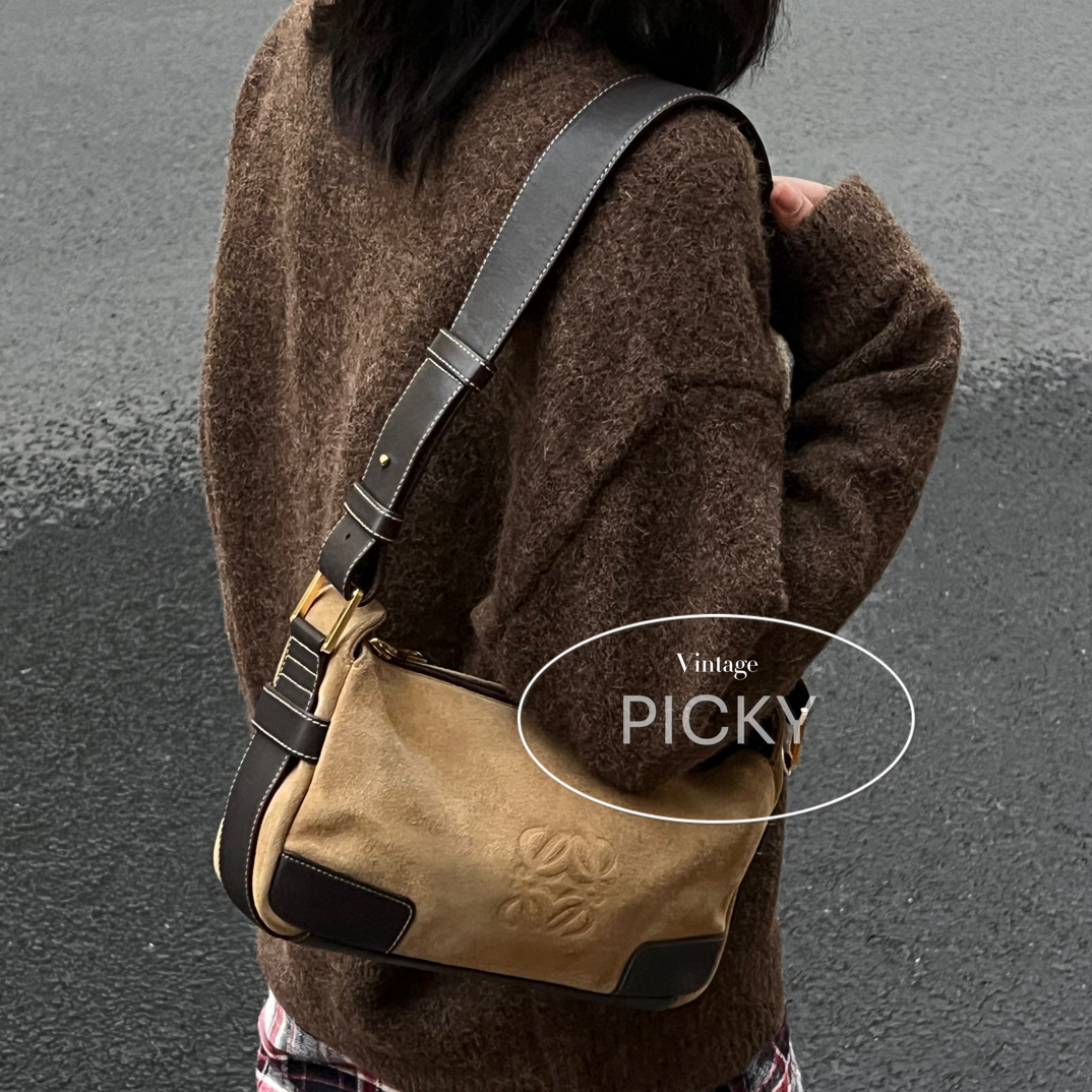 95新 LOEWE/罗意威 麂皮拼皮 宽肩带 logo 浅卡其拼棕 单肩包