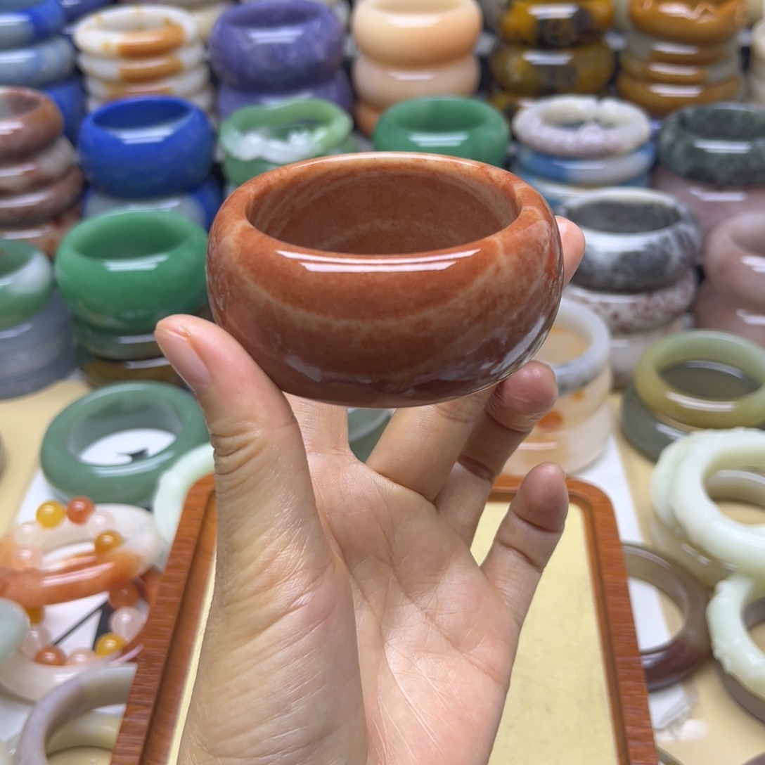 财***酱石英质玉未镶嵌手镯