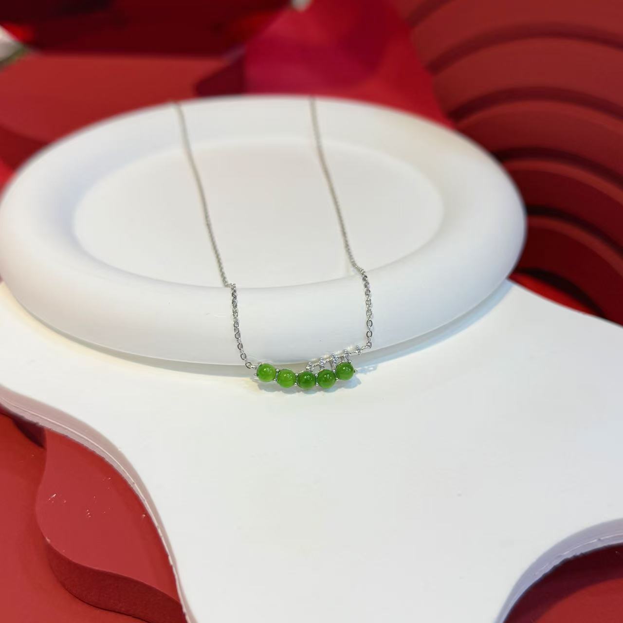 S925银镶嵌碧玉旦面满天星微笑套链HNZ12262