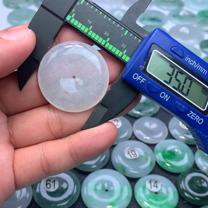 翡翠颈饰未镶嵌缅甸天然A货翡翠