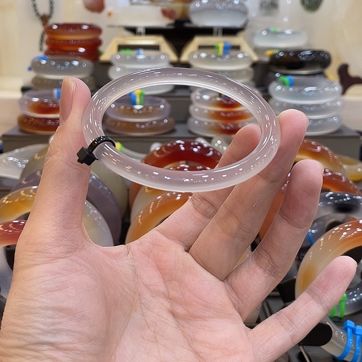 玛瑙/玉髓未镶嵌手镯