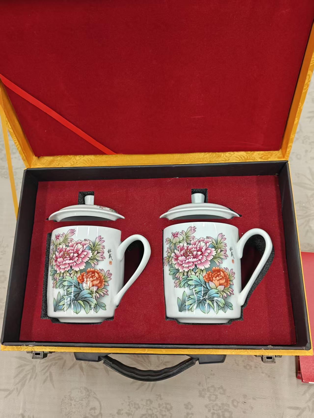 粉彩牡丹花开陶瓷对杯