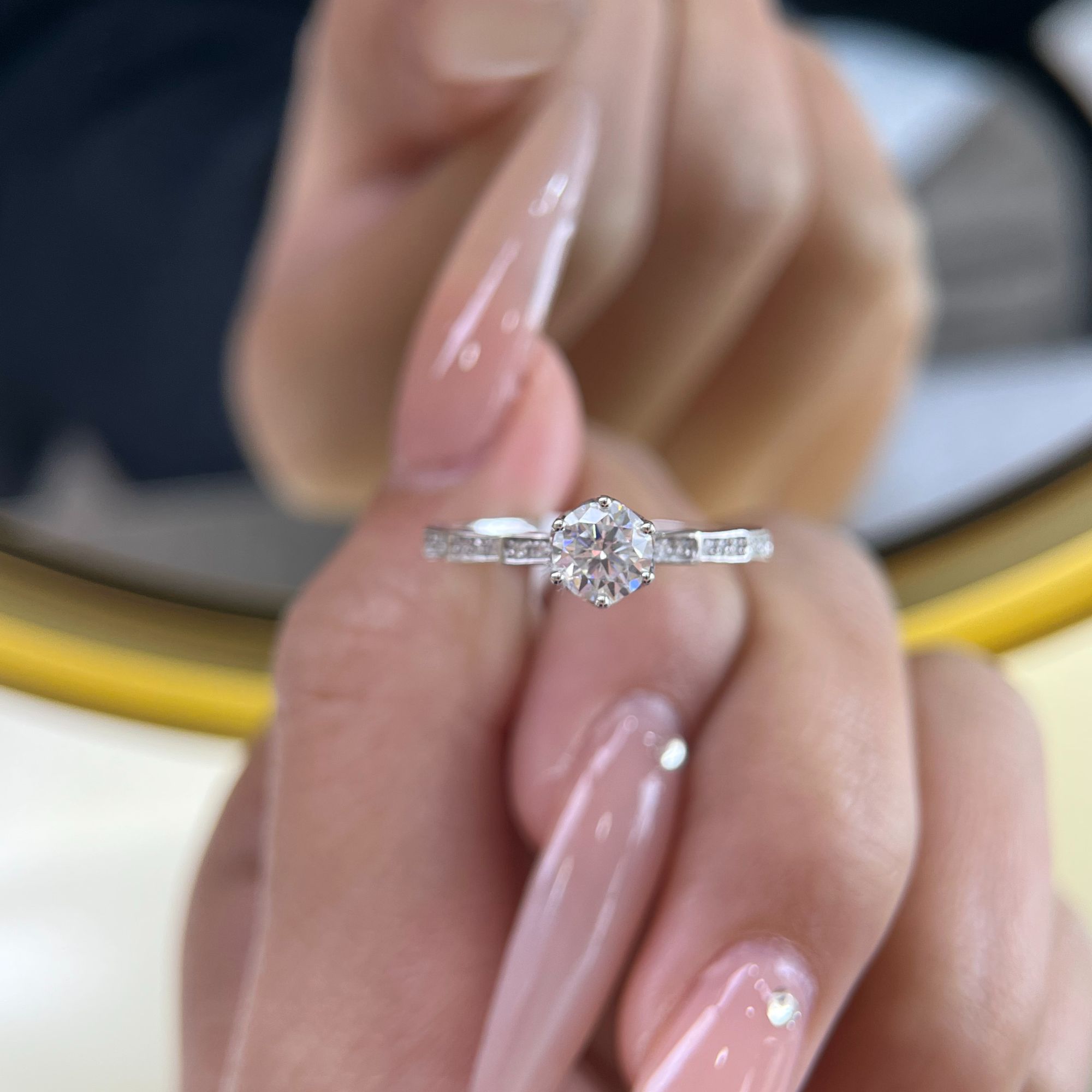 铂金镶嵌戒指025