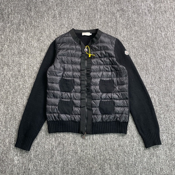 95新 MONCLER 7932/黑色logo贴饰拼接羽绒服外套/M码/95新