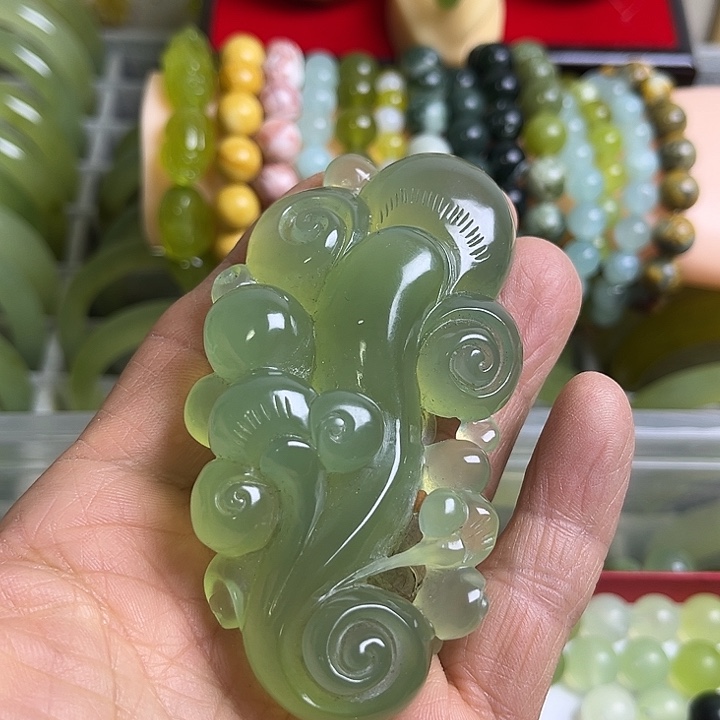 合金蛇纹石玉颈饰