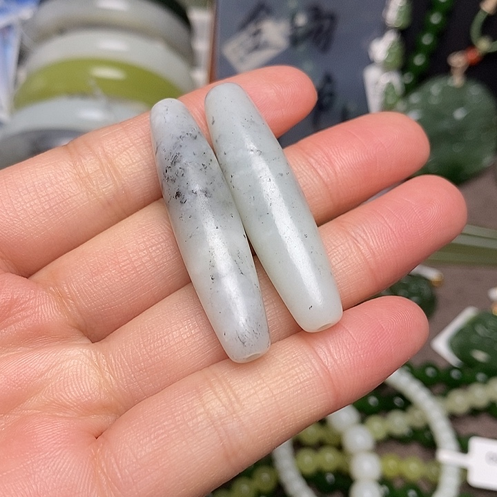 月***儿和田玉未镶嵌颈饰