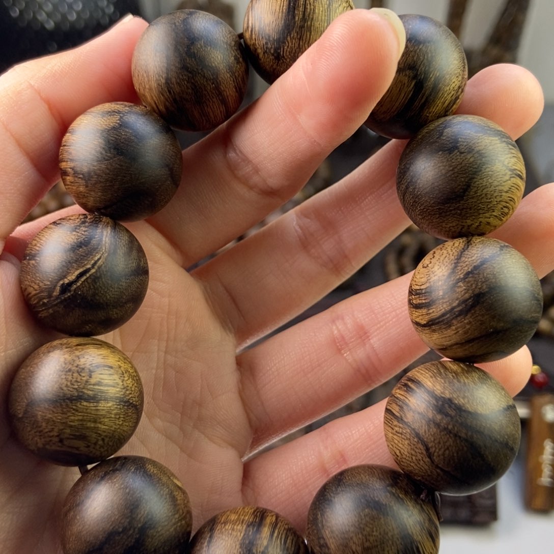 沉香手串归*?越南芽庄白瘤疤虎斑