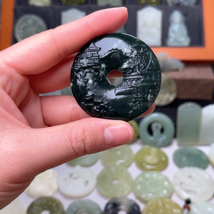 岫玉吊坠(赠链)未镶嵌