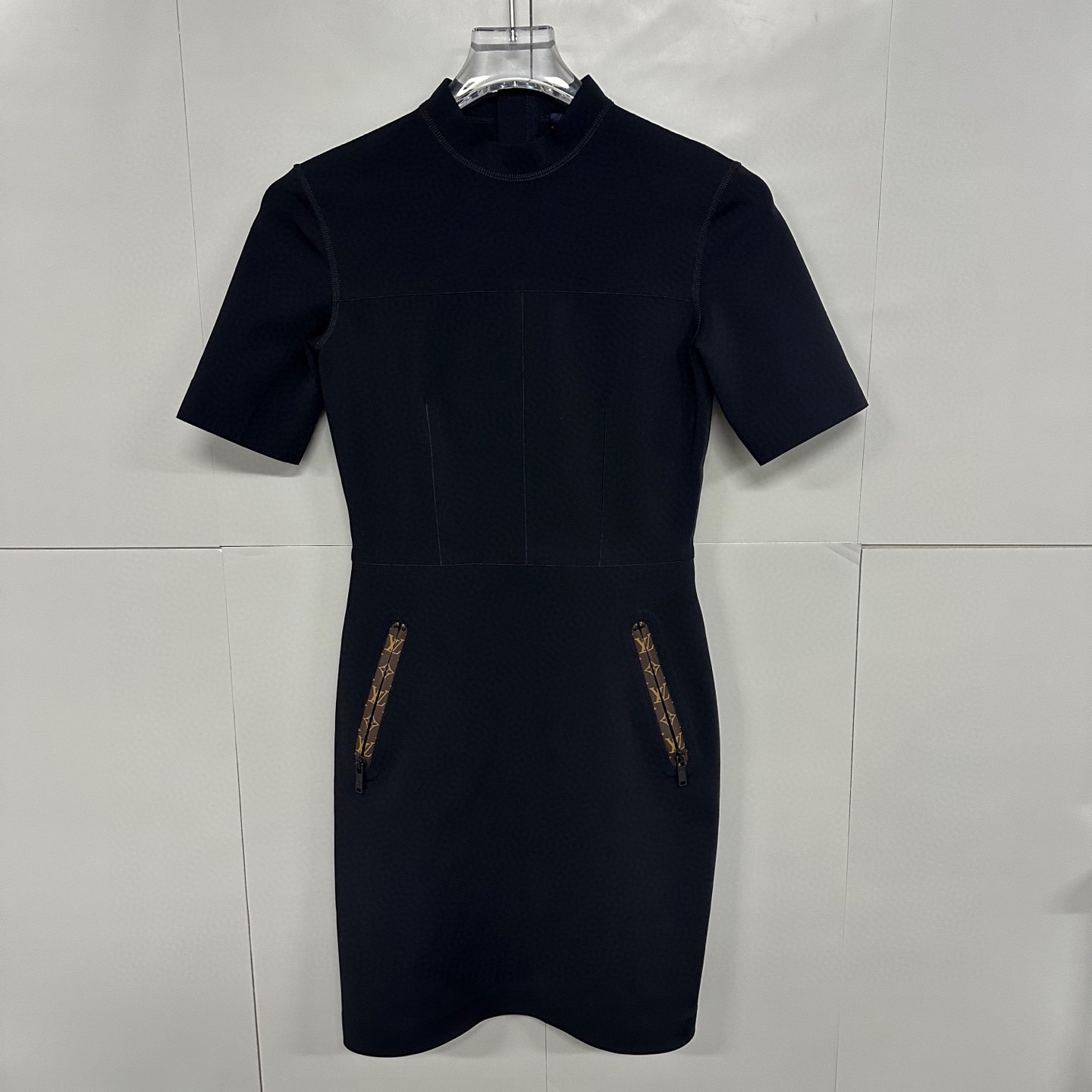 全新未使用 LouisVuitton/路易威登 纯色短袖连衣裙36码D19648