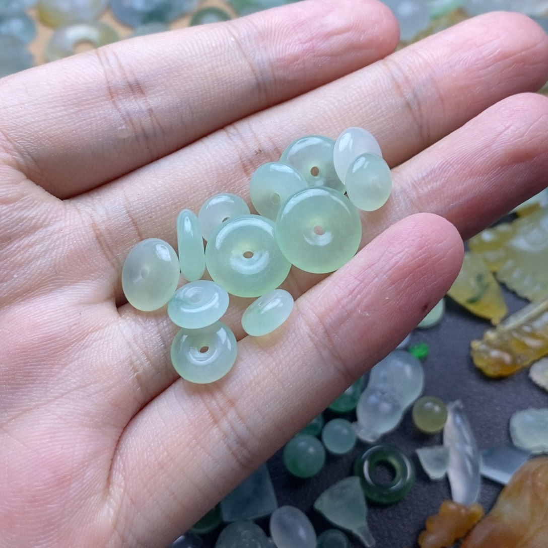 定制翡翠未镶嵌挂件