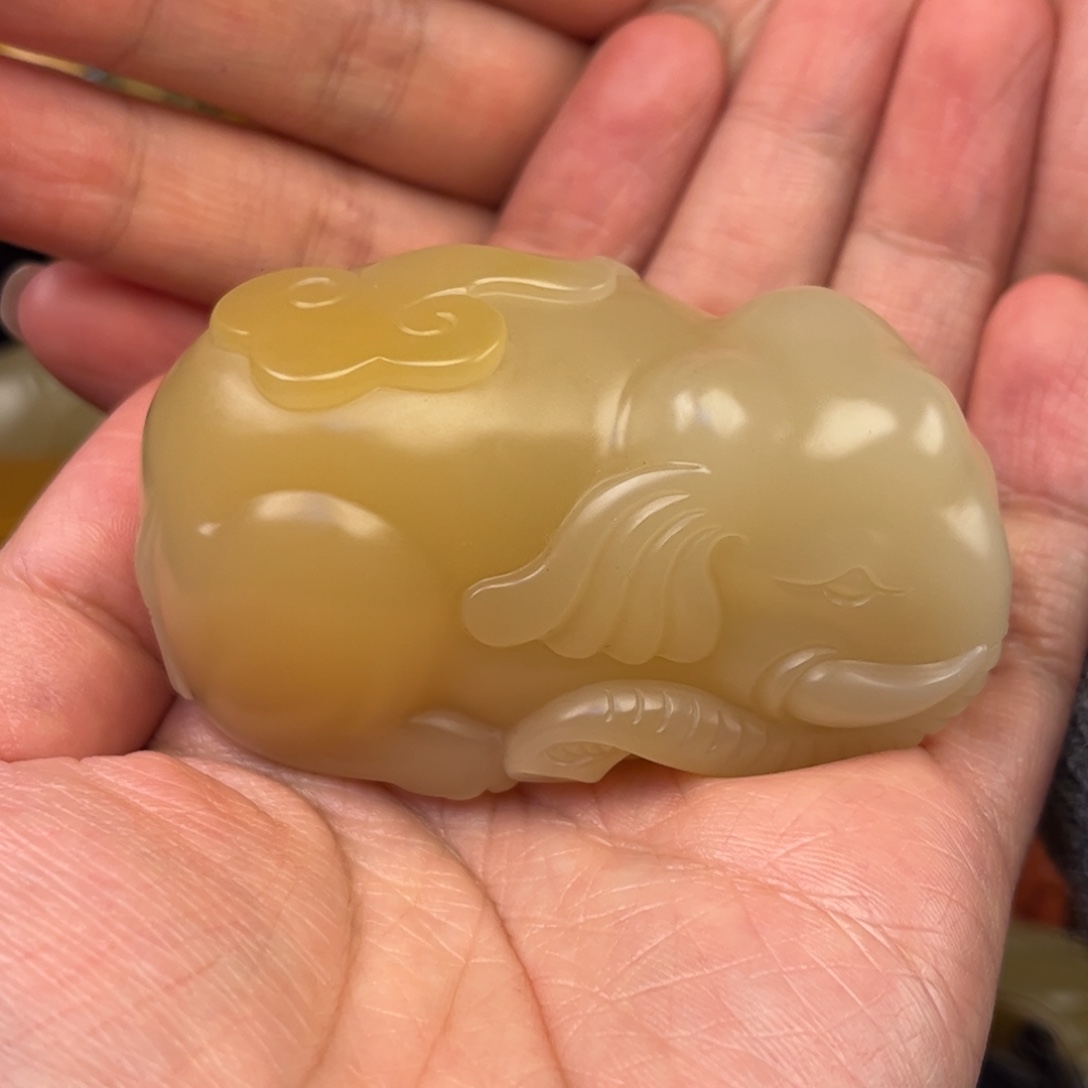 竹***风石英质玉未镶嵌黄蜡石挂件