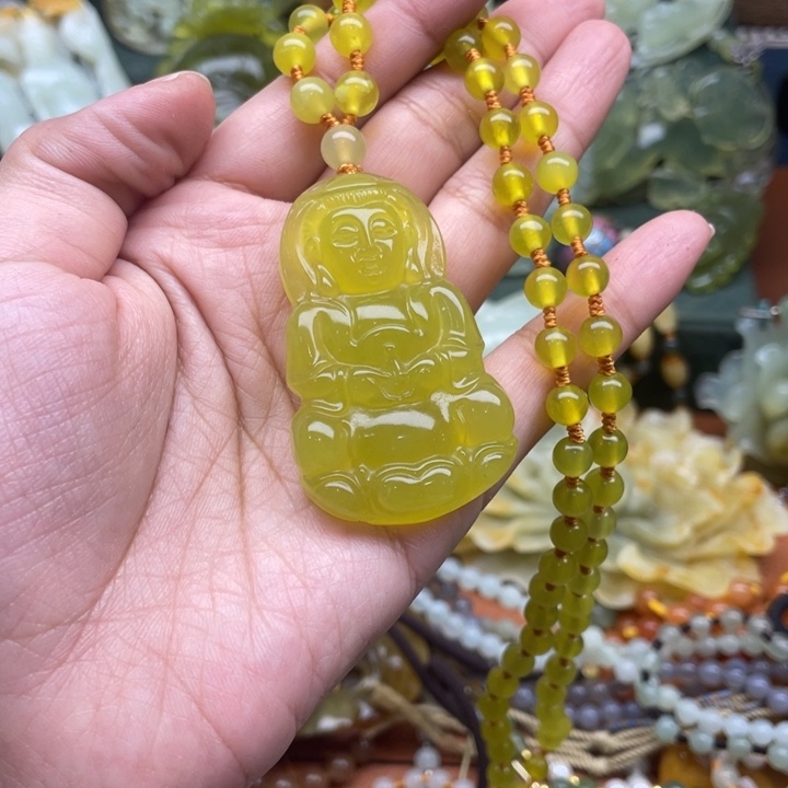 蛇纹石玉吊坠合金