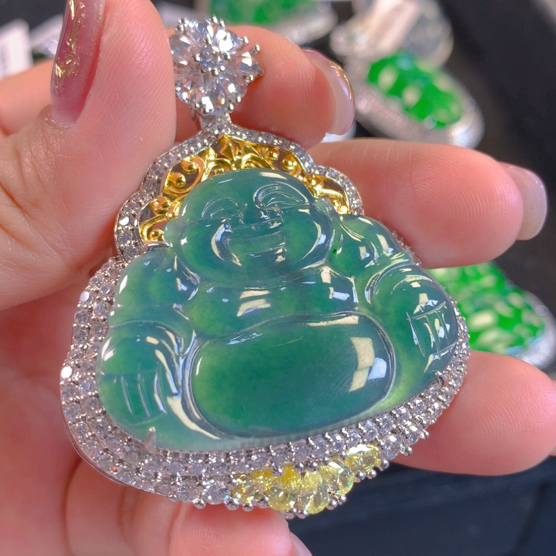 翡翠颈饰未镶嵌翡翠