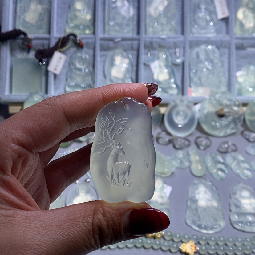 【闪购商品】岫玉颈饰未镶嵌小鹿