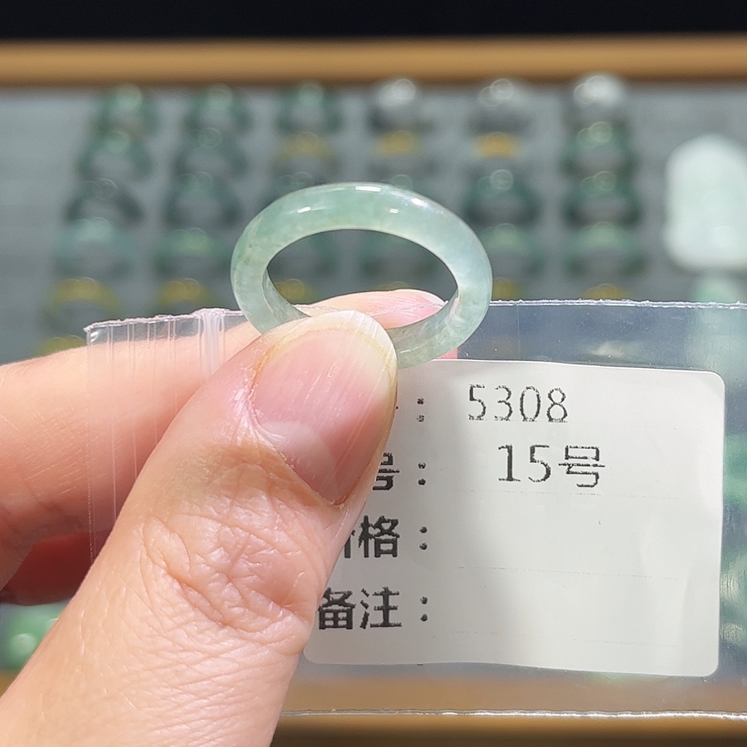翡翠未镶嵌戒指5308。    