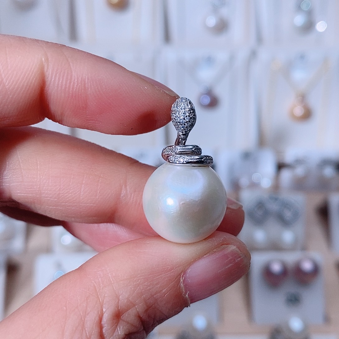 颈饰银S925镶嵌淡水珍珠