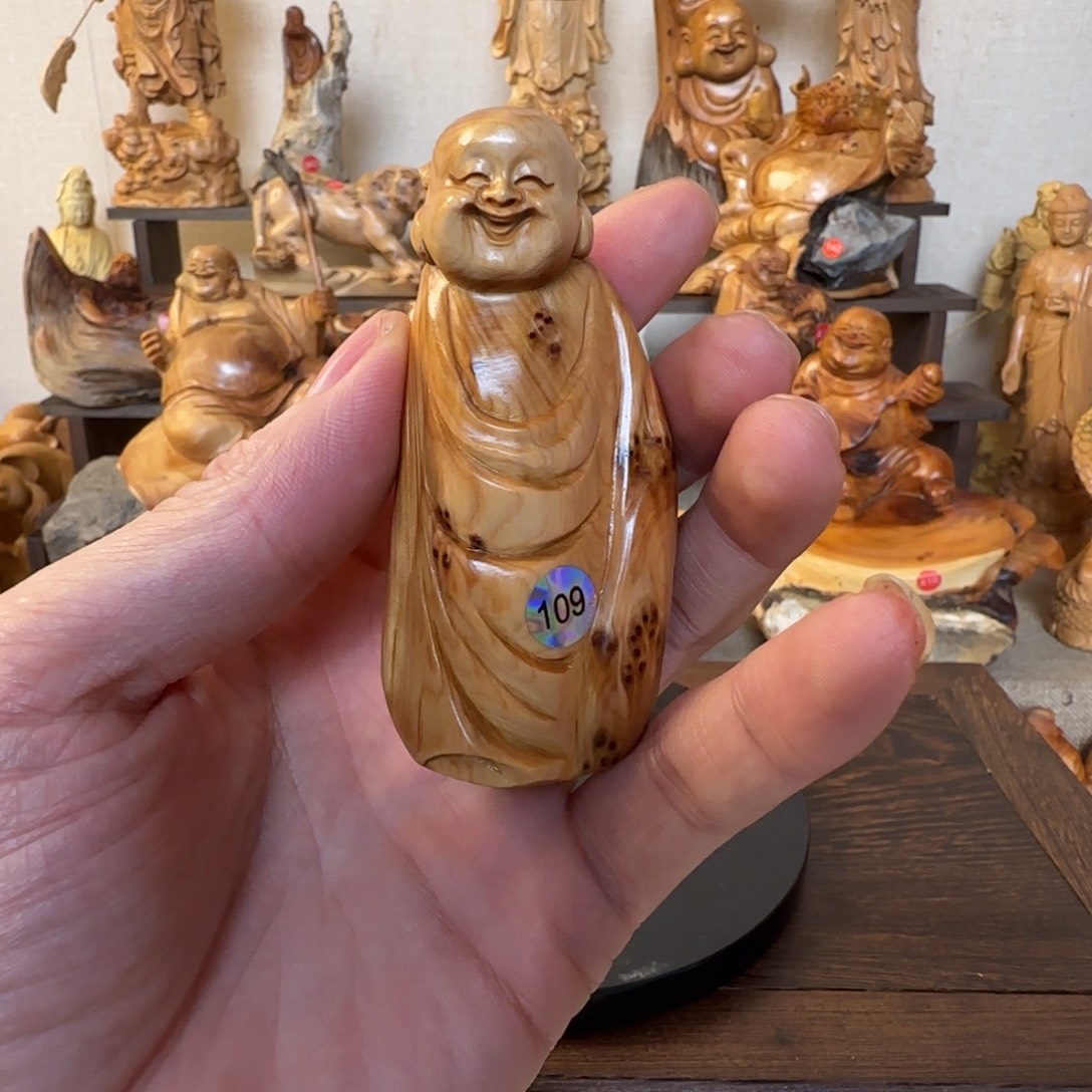 崖柏小木匠艺雕一物一拍