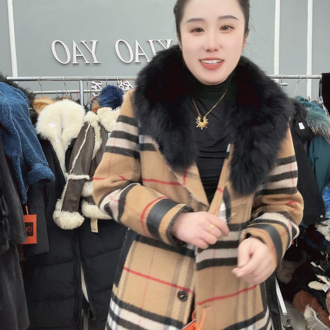 姚小妖家高端皮草