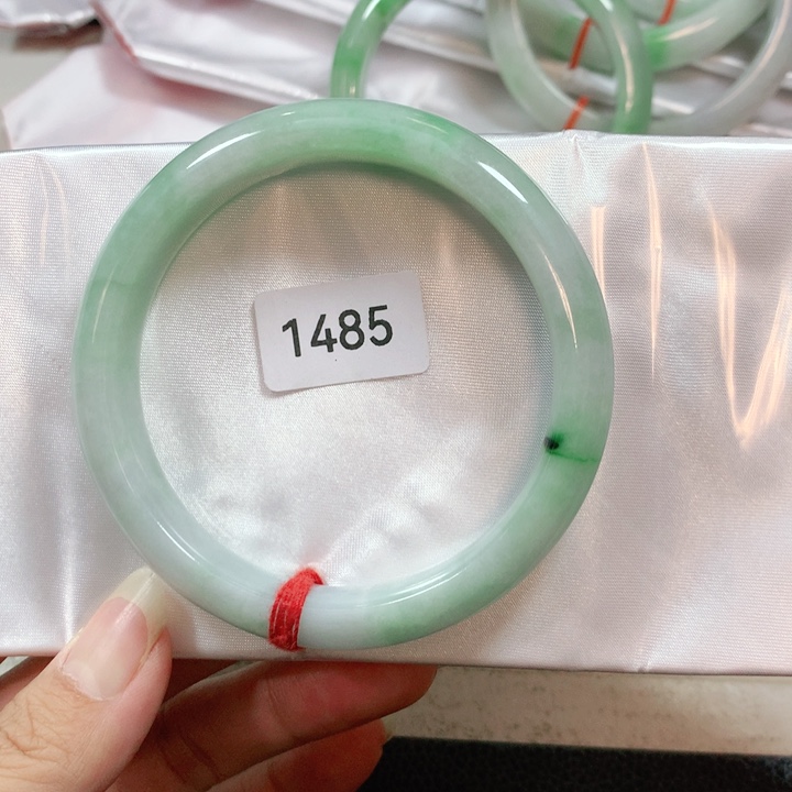 翡翠手镯未镶嵌天然翡翠手镯60