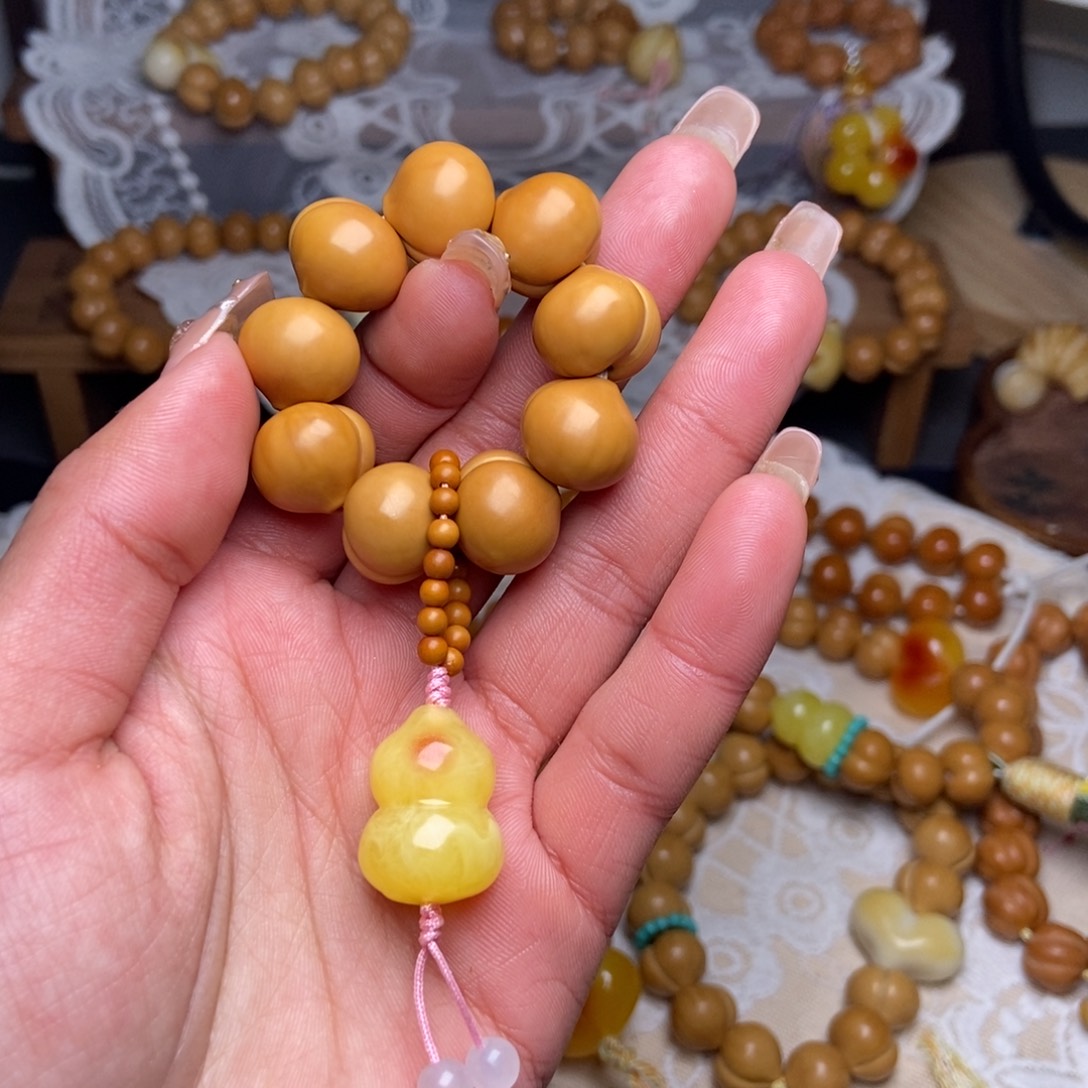 木质类屁桃手捻15光面