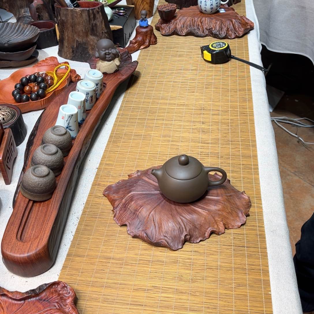 缅甸花梨荷叶壶承
