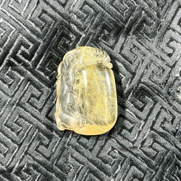 天然水晶纯手工雕刻金发晶貔貅平安无事牌吊坠