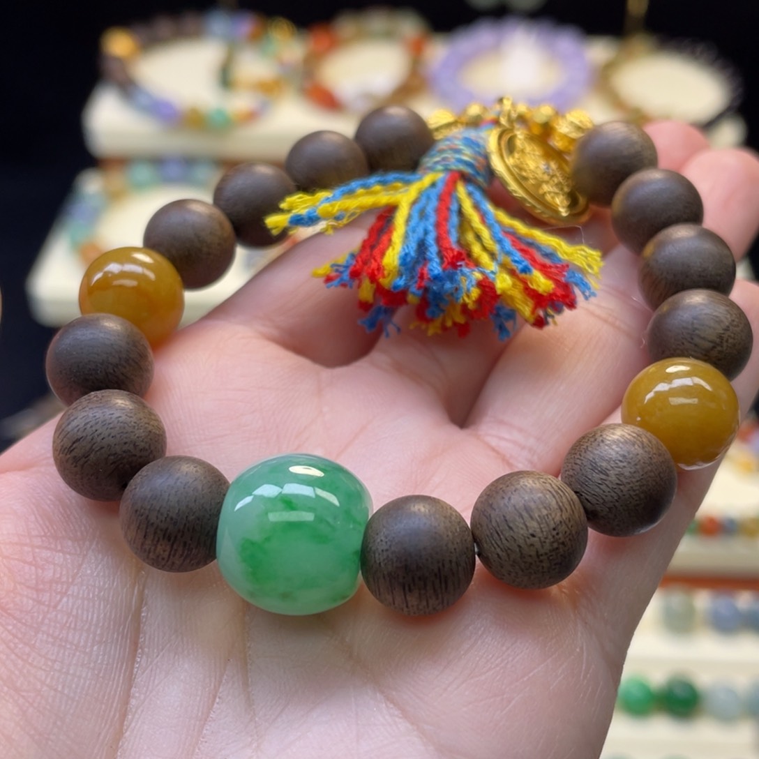 翡翠颈饰18K金镶嵌一串