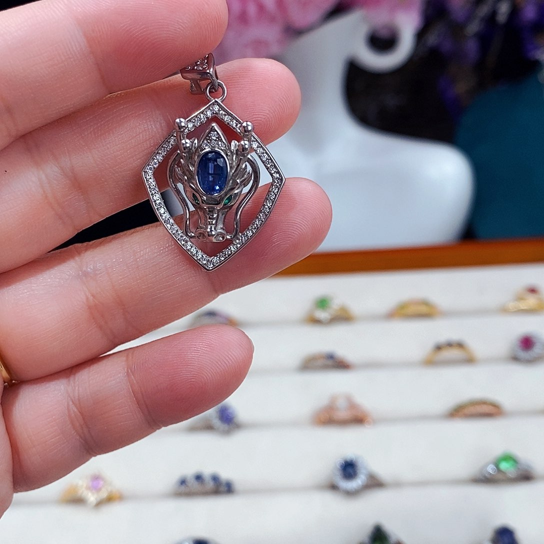 蓝宝石颈饰银S925镶嵌