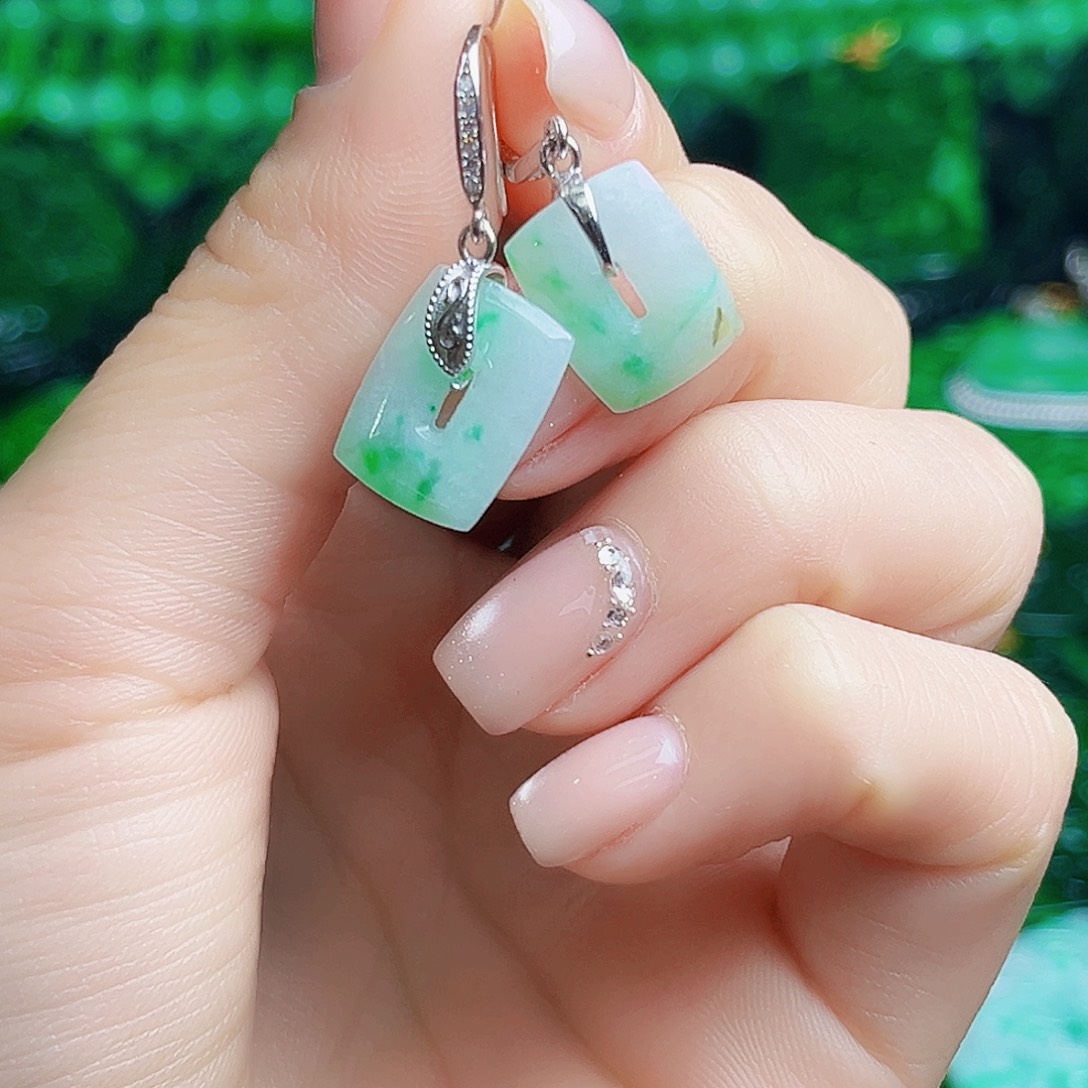 颈饰银S925镶嵌翡翠多样性