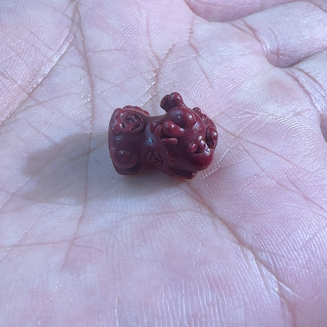 天然辰砂紫金砂小龙2.4克