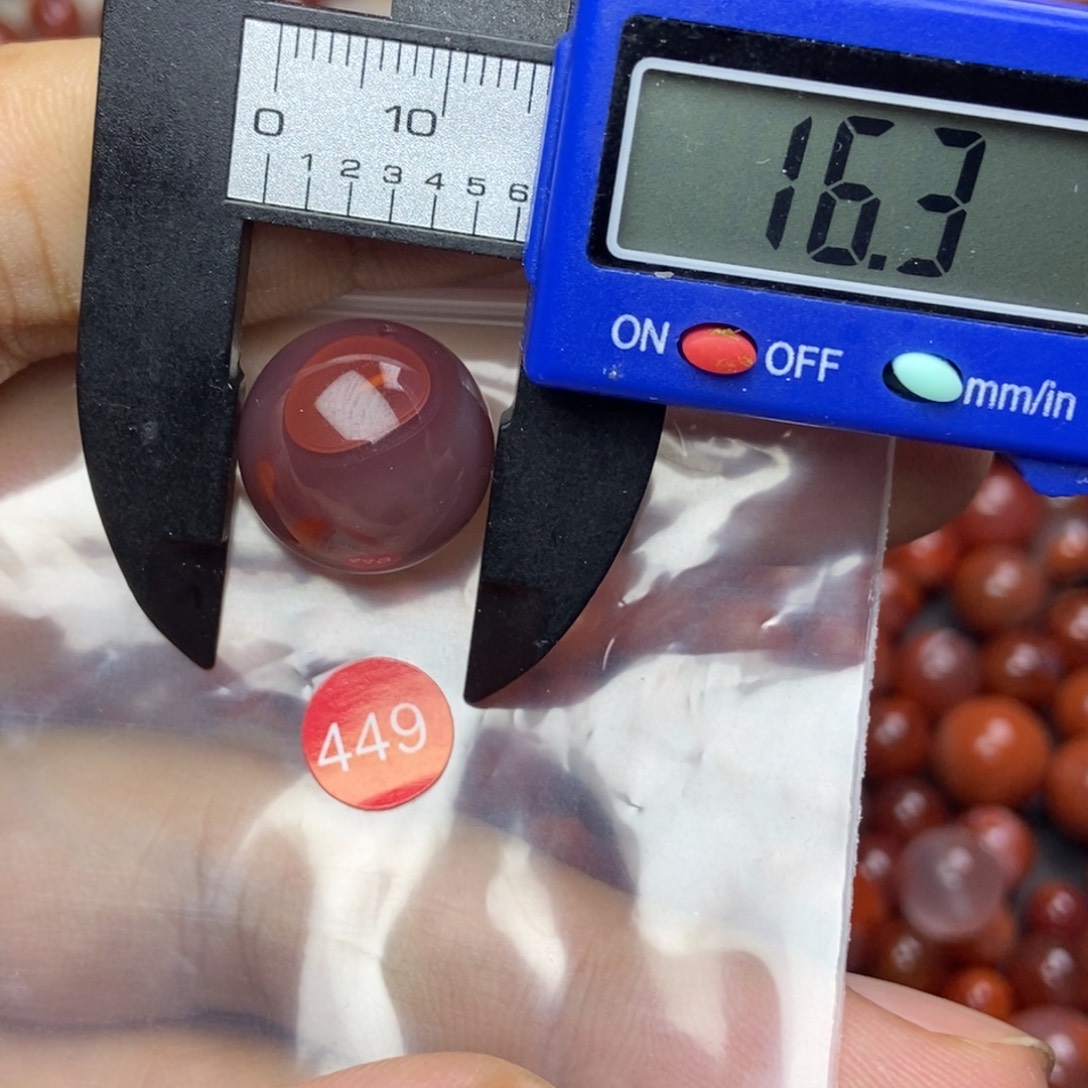 南红玛瑙未镶嵌有瑕疵