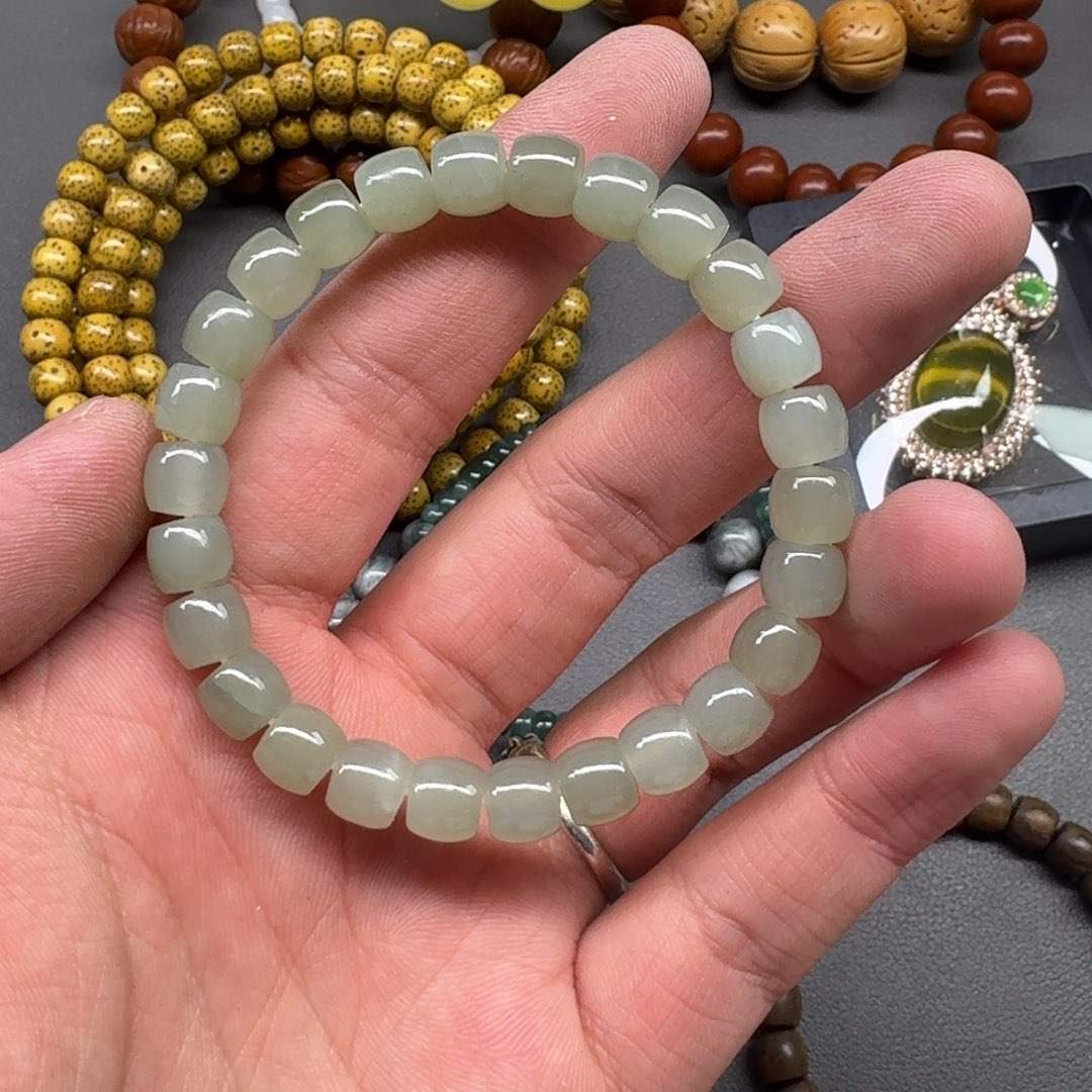 猴头核桃吊坠OK斤斤计较斤斤计较了